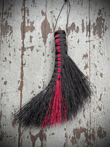 Dark Passions - Hen Wing Whisk