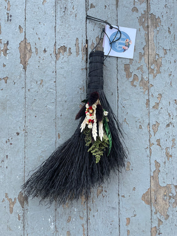 Yule Floral - Hen's Wing Whisk